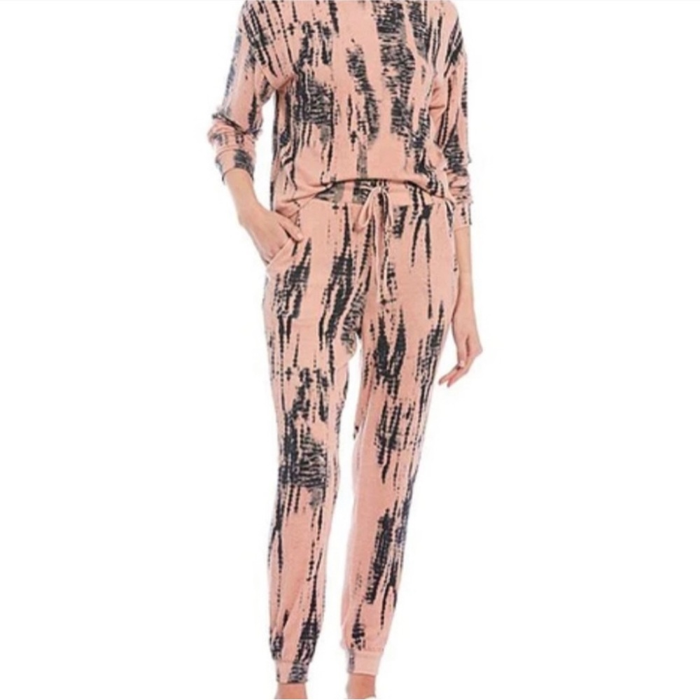 Fornia pink matching set. Size large super soft adorable!